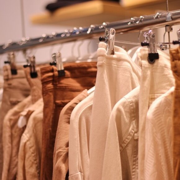 Poshmark Live Show‎ Item - Picture 1 of 1